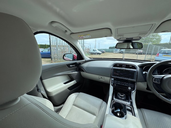 Used Jaguar XE 2016 for sale - 75002370: Photo 33