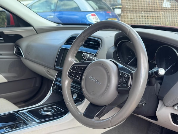 Used Jaguar XE 2016 for sale - 75002370: Photo 3