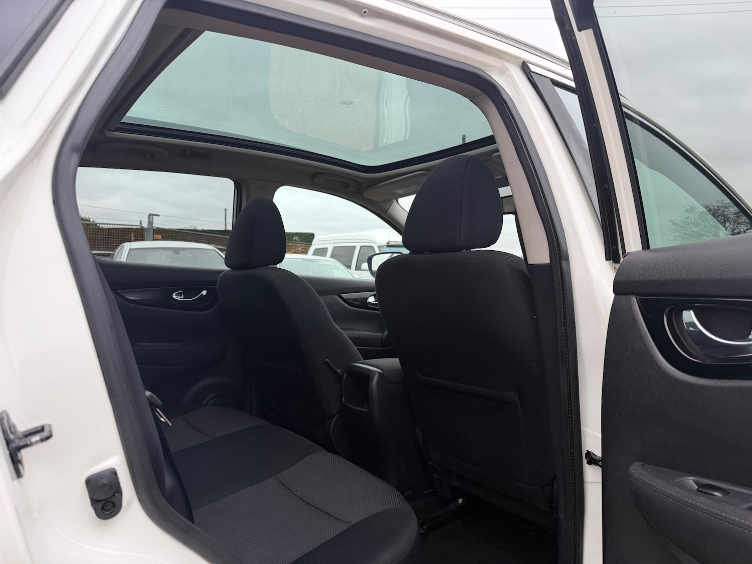 Used Nissan Qashqai for sale - 76727580: Photo 22