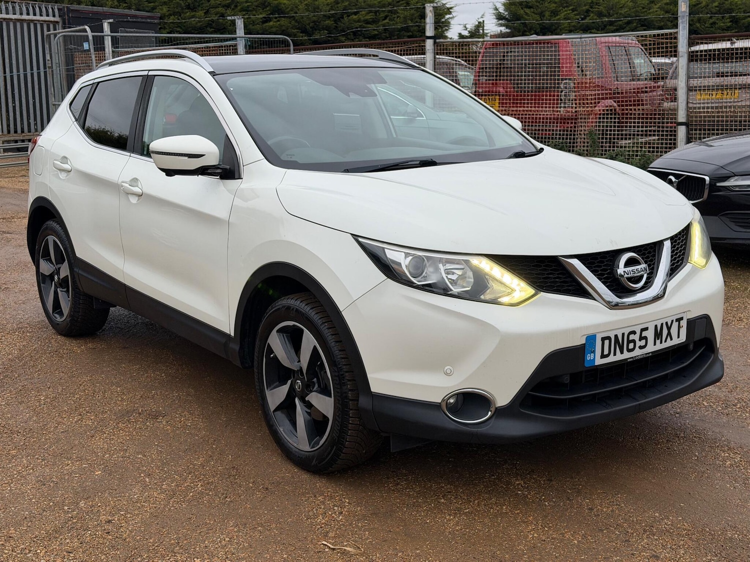 Used Nissan Qashqai for sale - 76727580: Photo 32