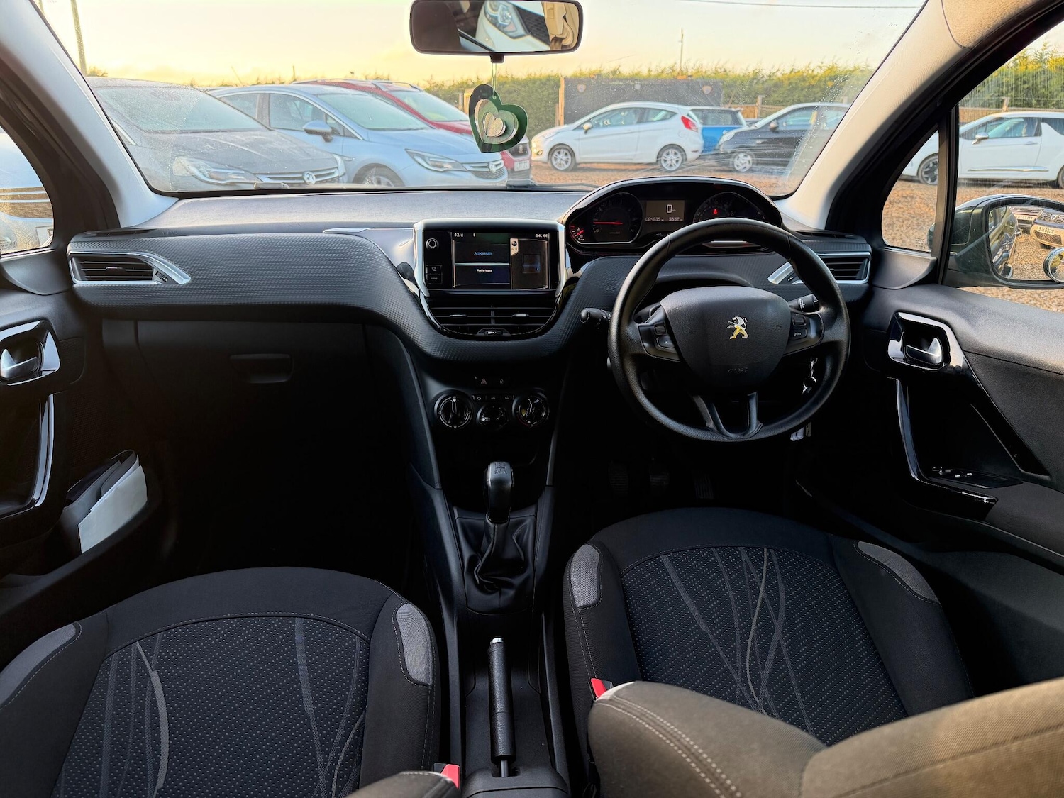 Used Peugeot 208 2013 for sale - 77016687: Photo 31