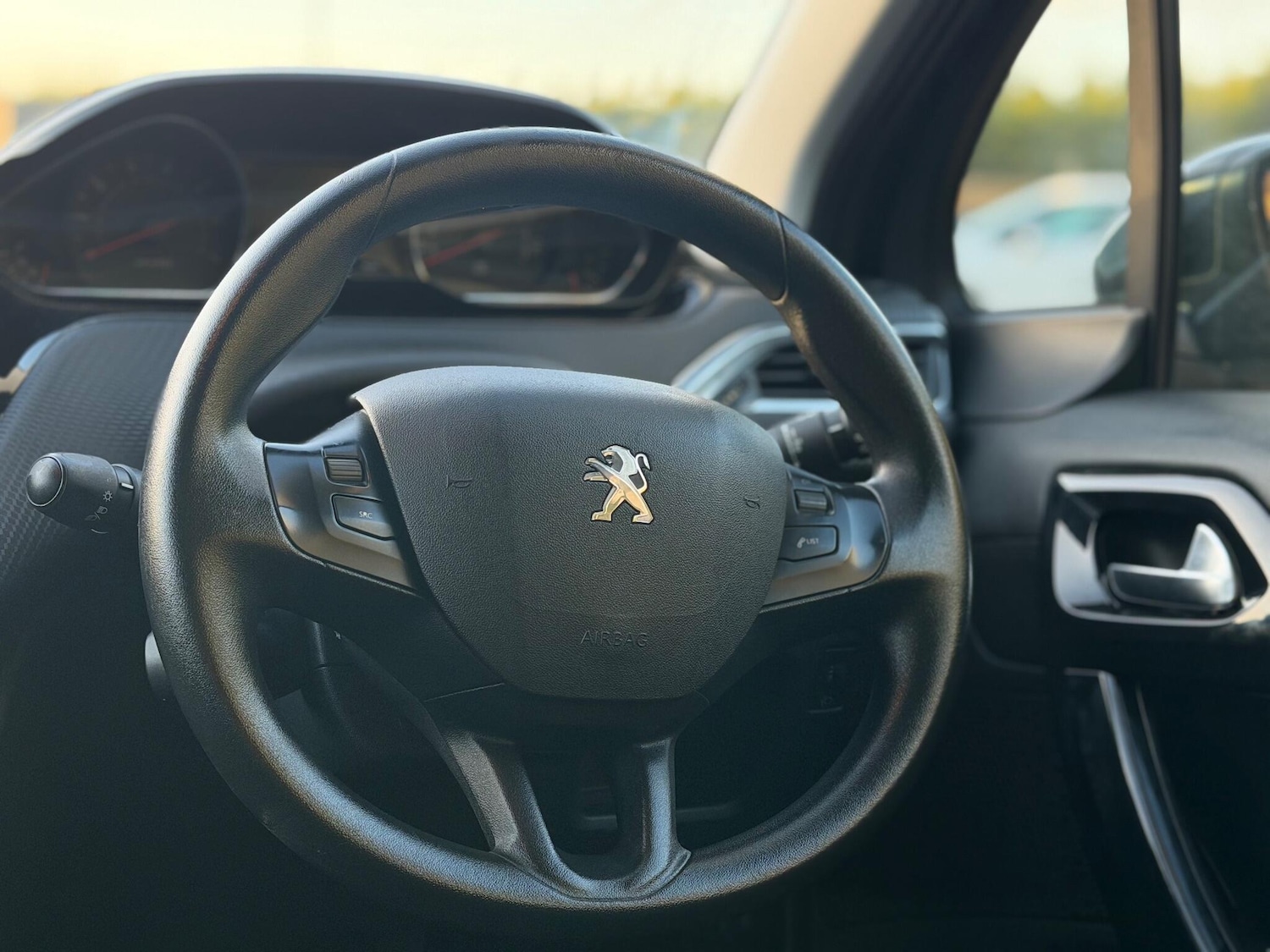 Used Peugeot 208 2013 for sale - 77016687: Photo 39