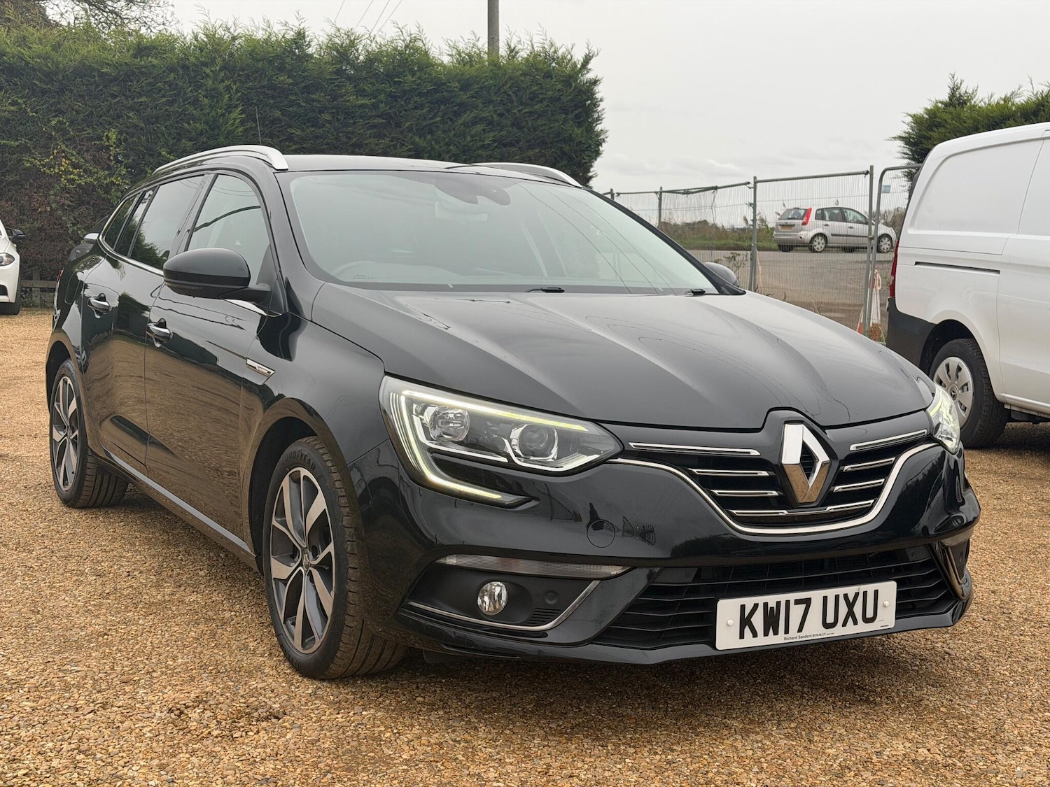 Used Renault Megane 2017 for sale - 76380851: Photo 1