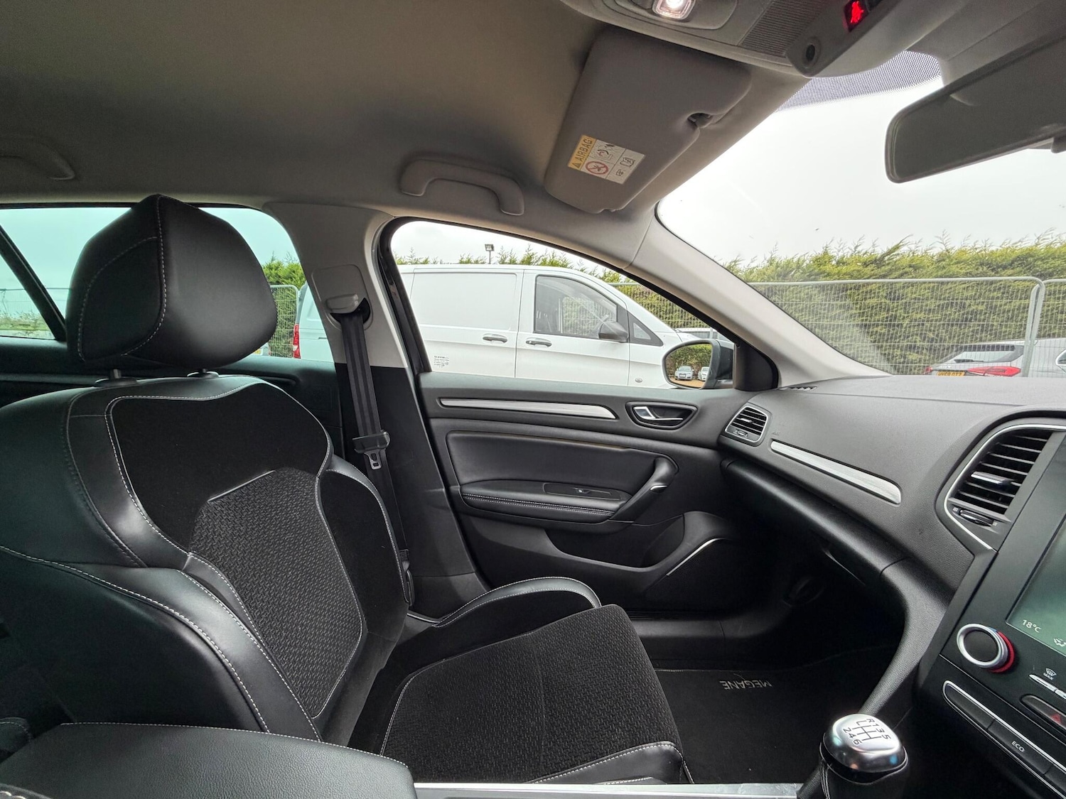 Used Renault Megane 2017 for sale - 76380851: Photo 32