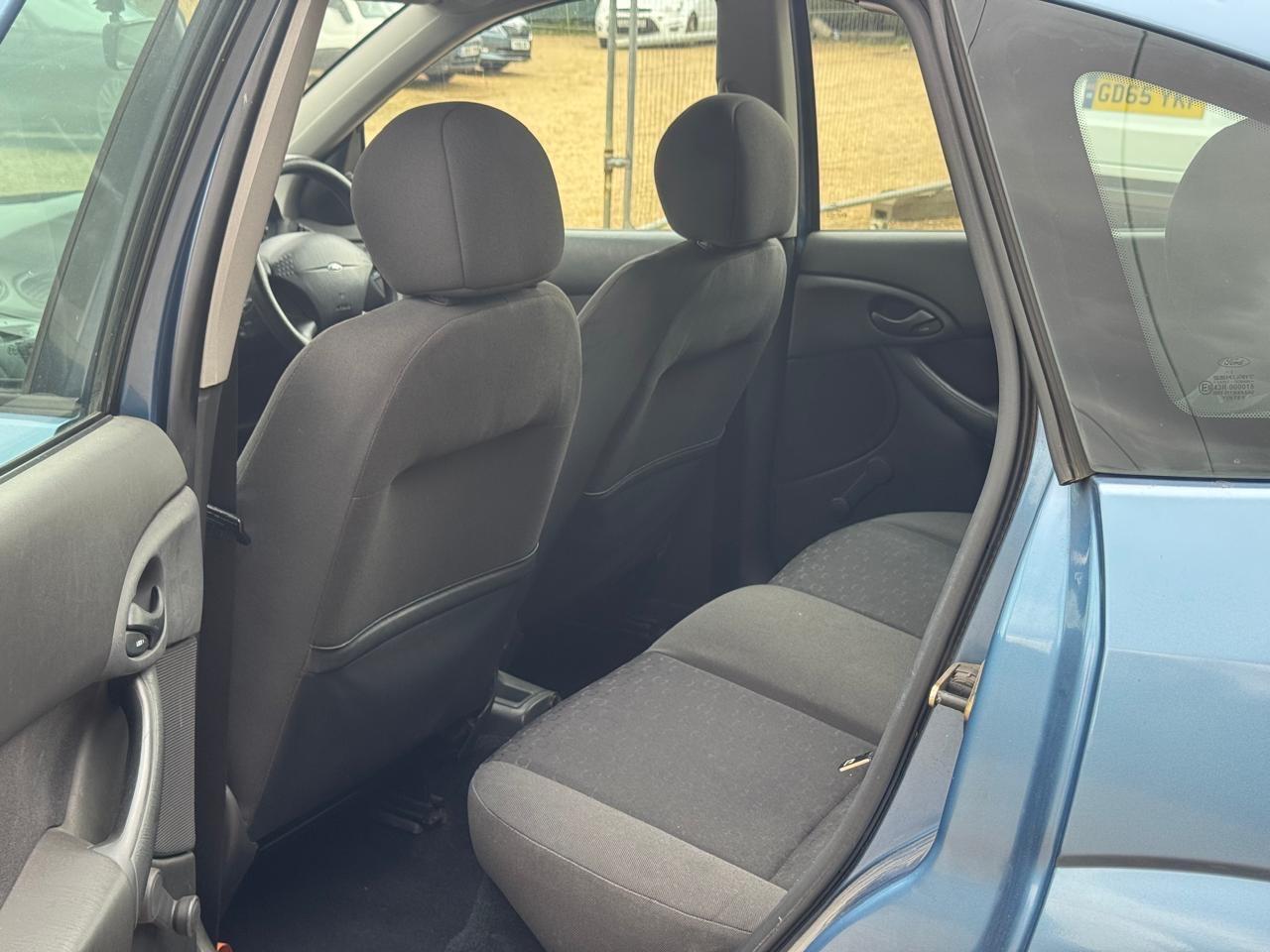 Used Ford Focus 2002 for sale - 76377772: Photo 12