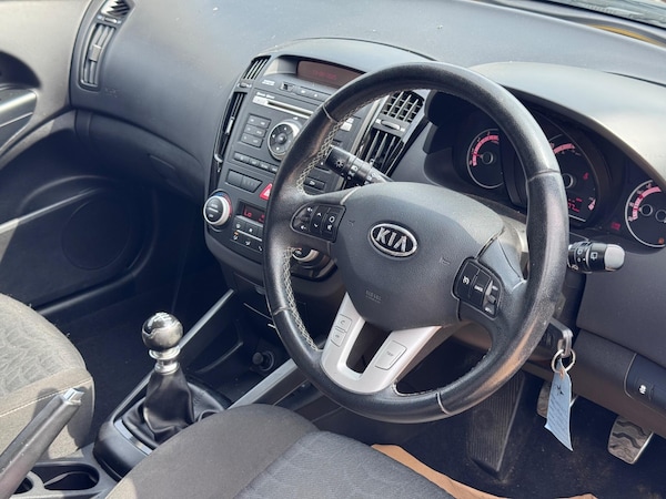 Used Kia Ceed 2010 for sale - 75577461: Photo 31