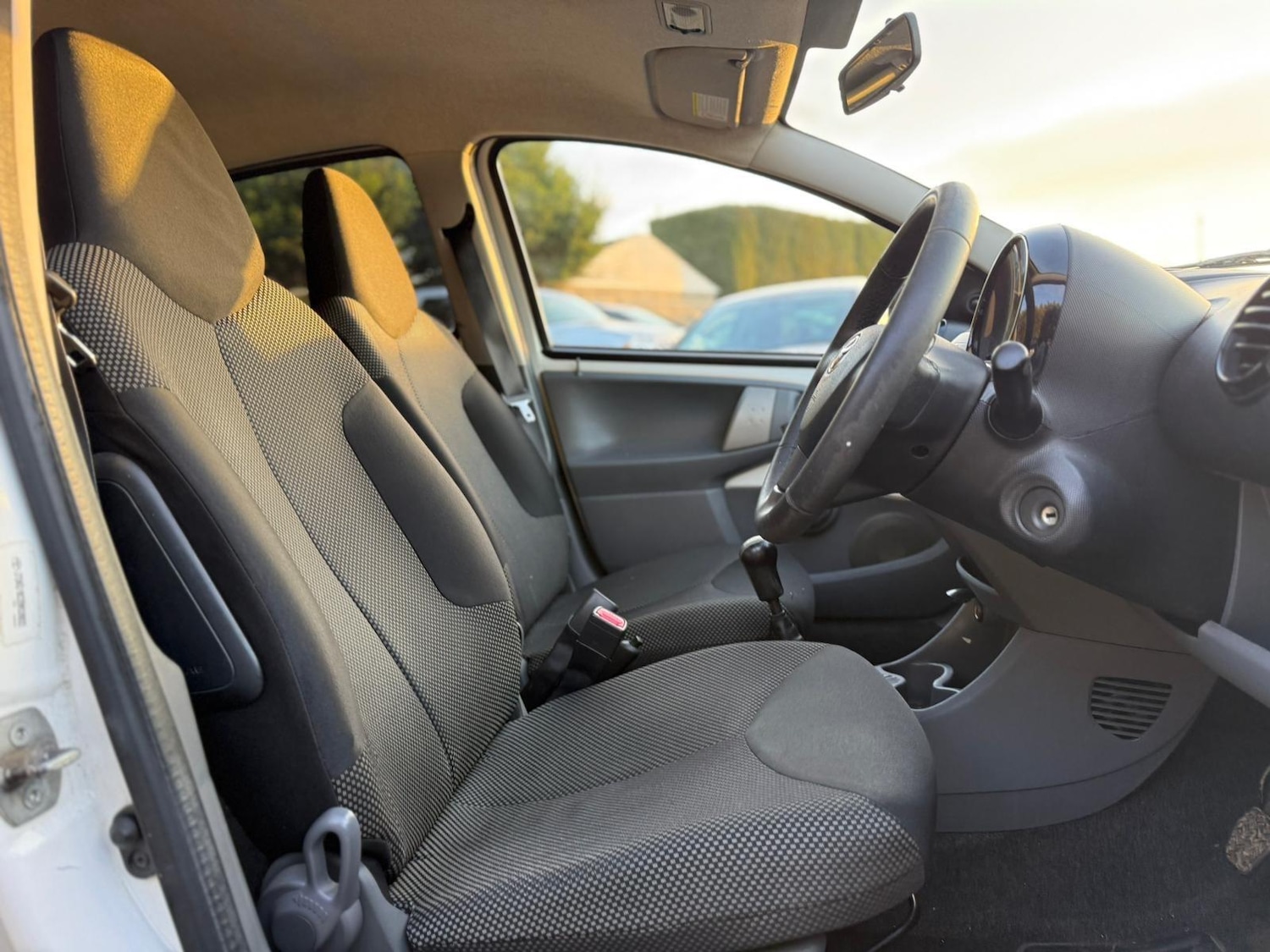 Used Toyota AYGO 2011 for sale - 77271346: Photo 26