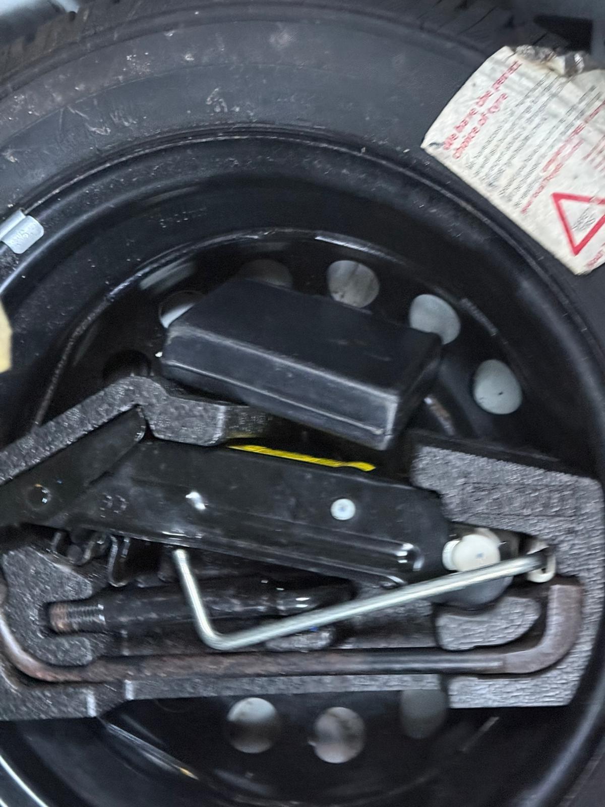 Used Toyota AYGO 2011 for sale - 77271346: Photo 27