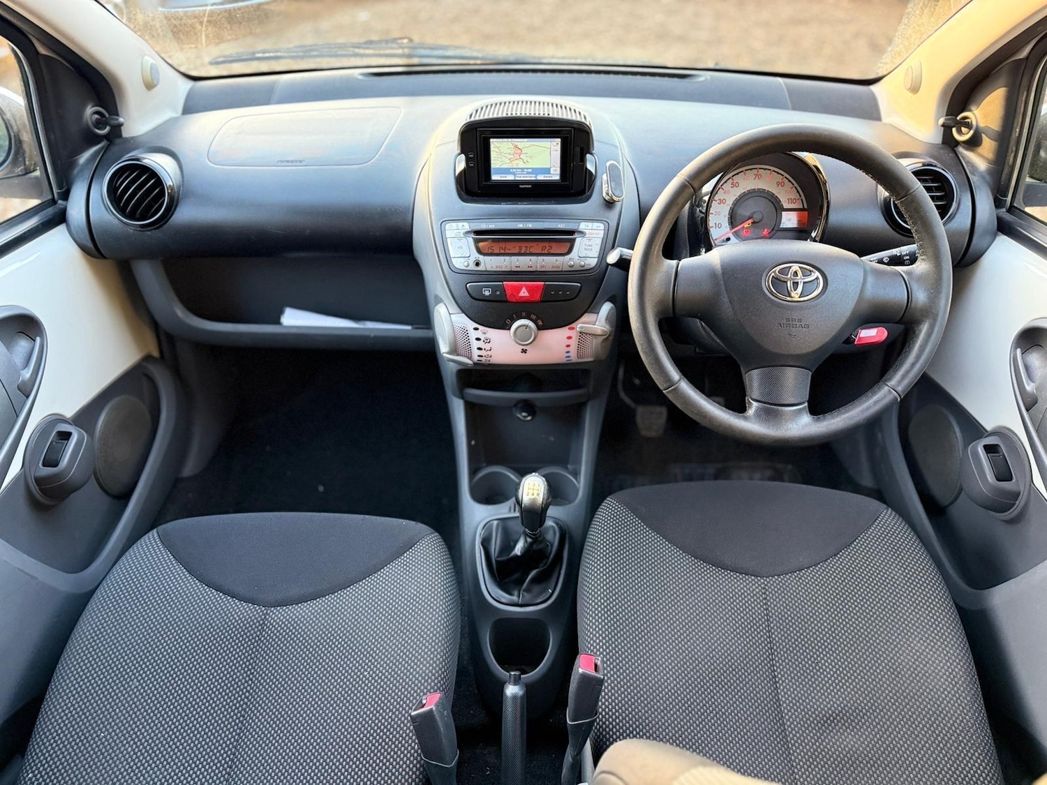 Used Toyota AYGO 2011 for sale - 77271346: Photo 3
