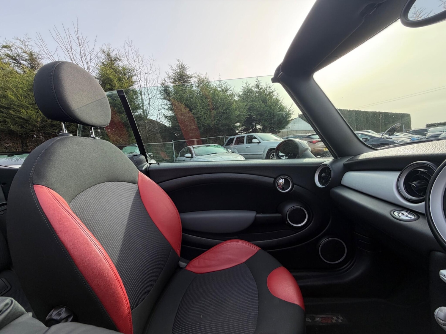 Used MINI Convertible 2010 for sale - 77586638: Photo 21