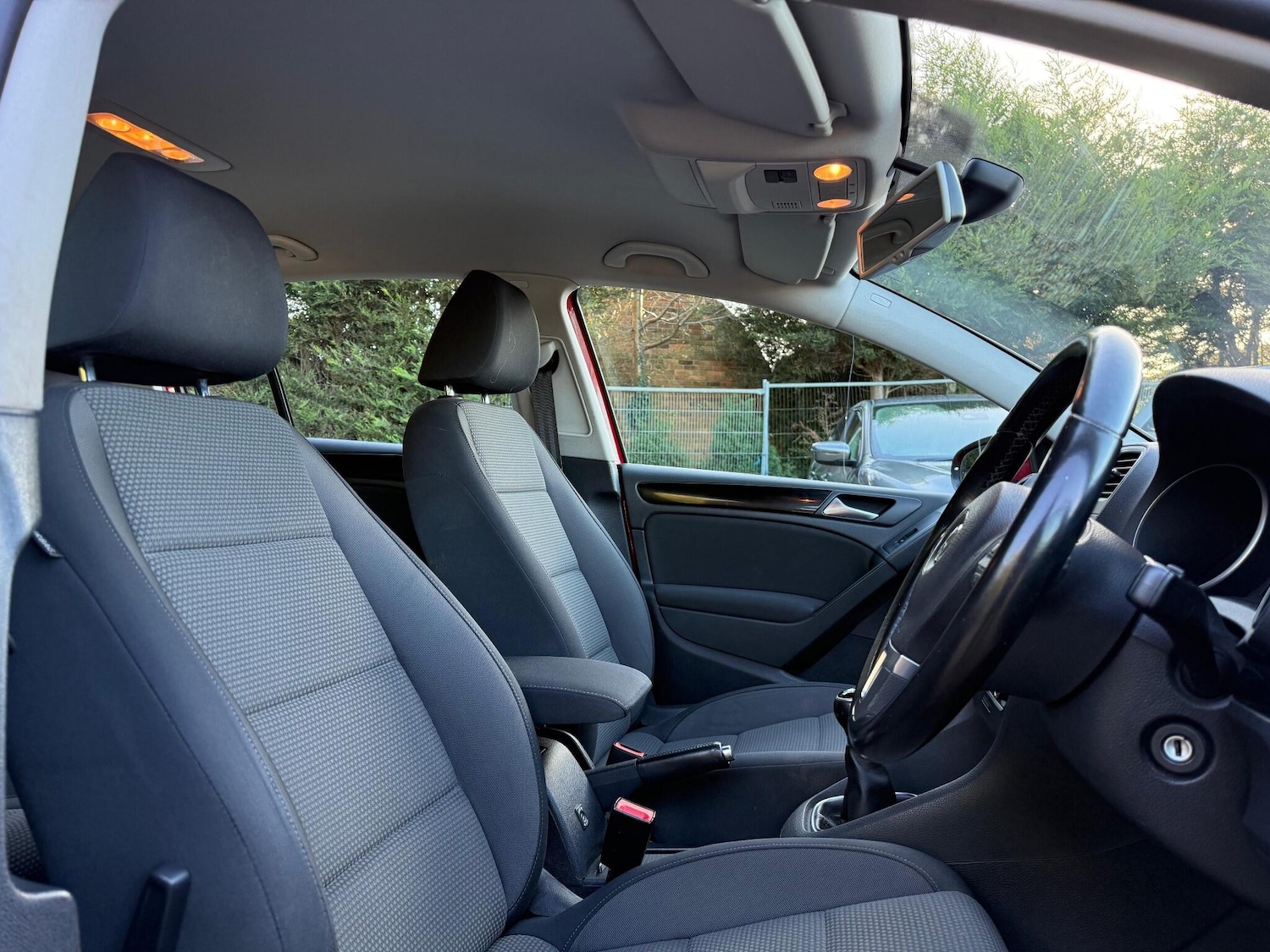 Used Volkswagen Golf 2011 for sale - 76899649: Photo 23