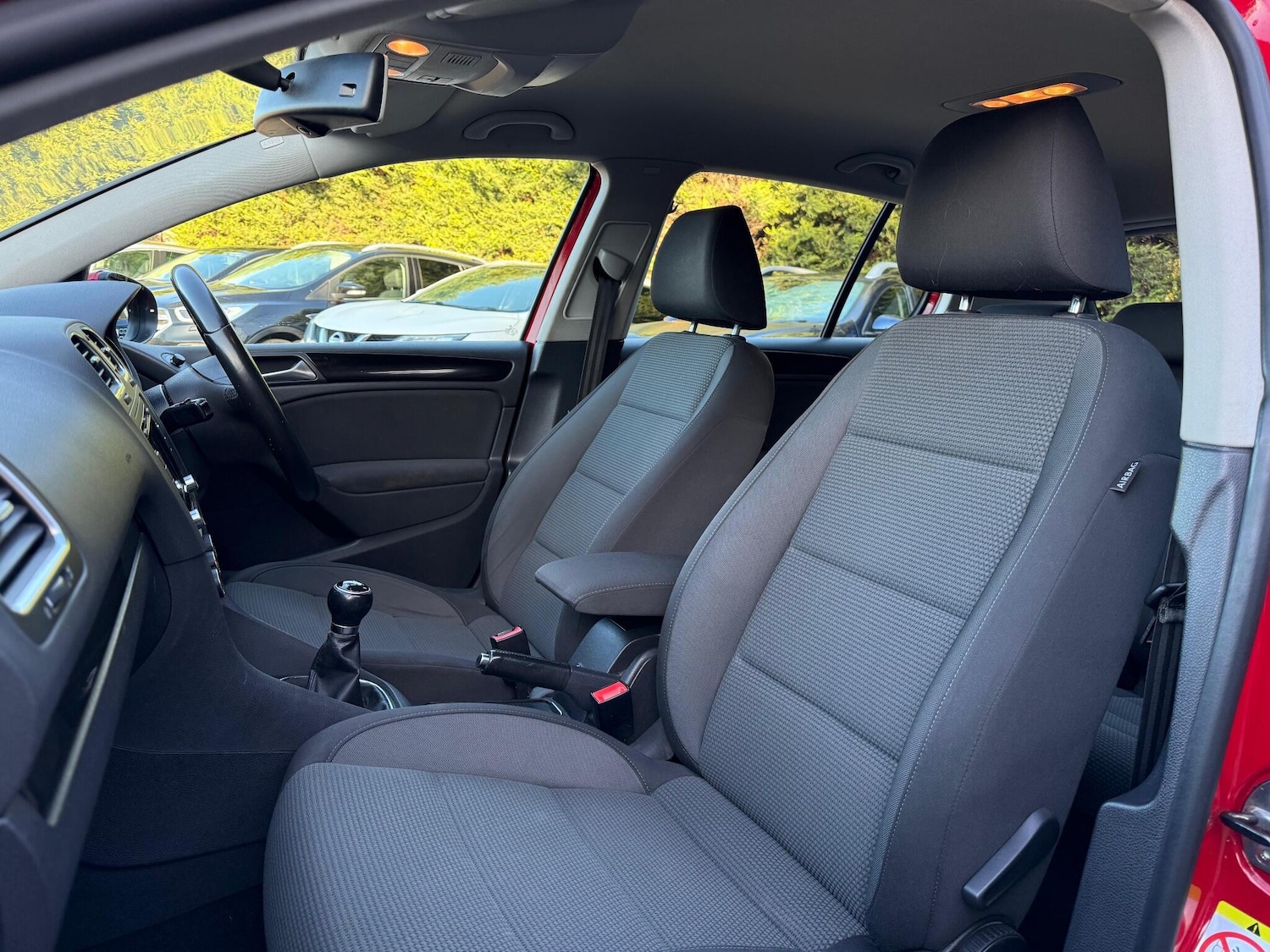 Used Volkswagen Golf 2011 for sale - 76899649: Photo 5