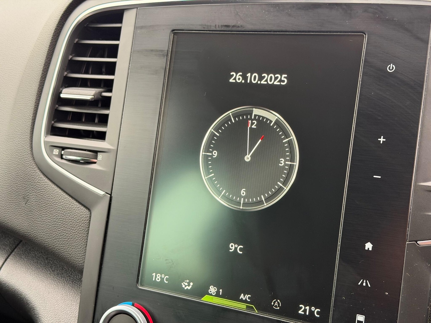 Used Renault Megane 2017 for sale - 76995766: Photo 28