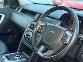 Used Land Rover Discovery Sport 2018 for sale - 79495833: Photo