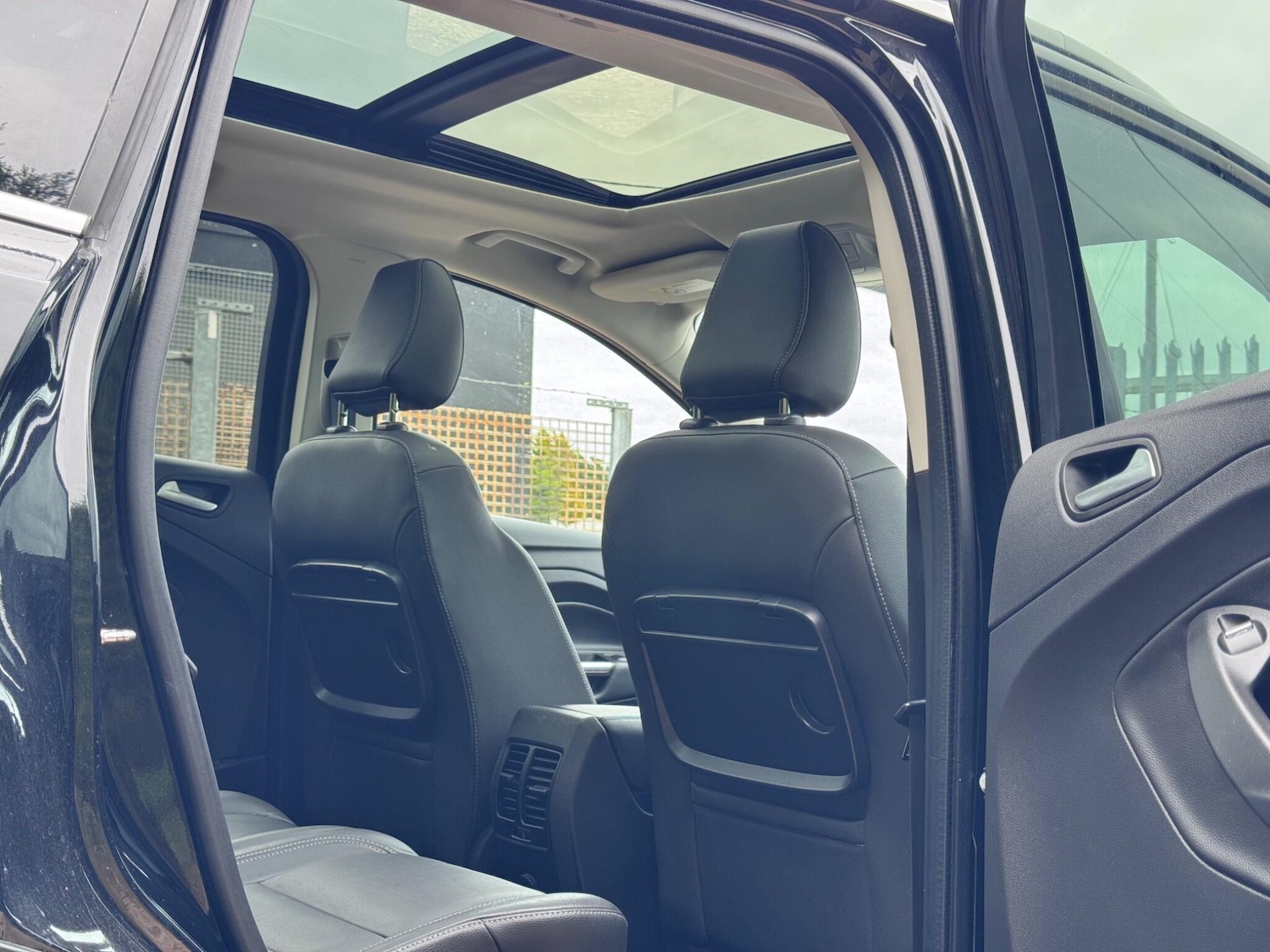 Used Ford Kuga 2019 for sale - 76200895: Photo 3