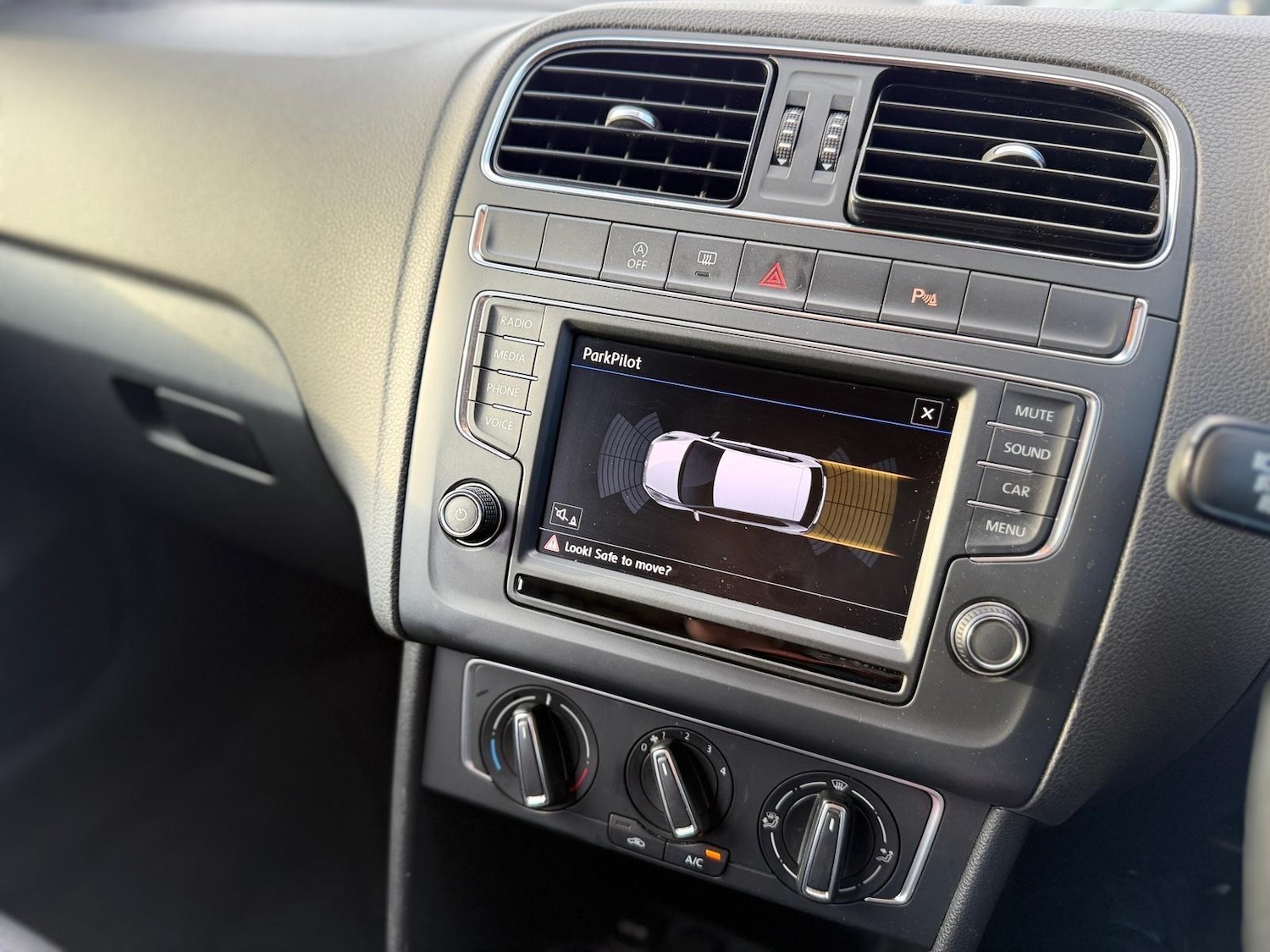 Used Volkswagen Polo 2017 for sale - 77320374: Photo 38