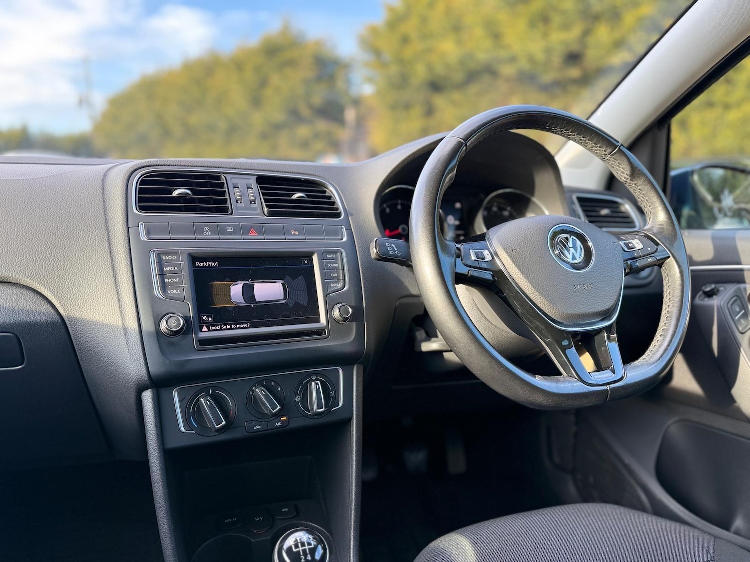 Used Volkswagen Polo 2017 for sale - 77320374: Photo 39