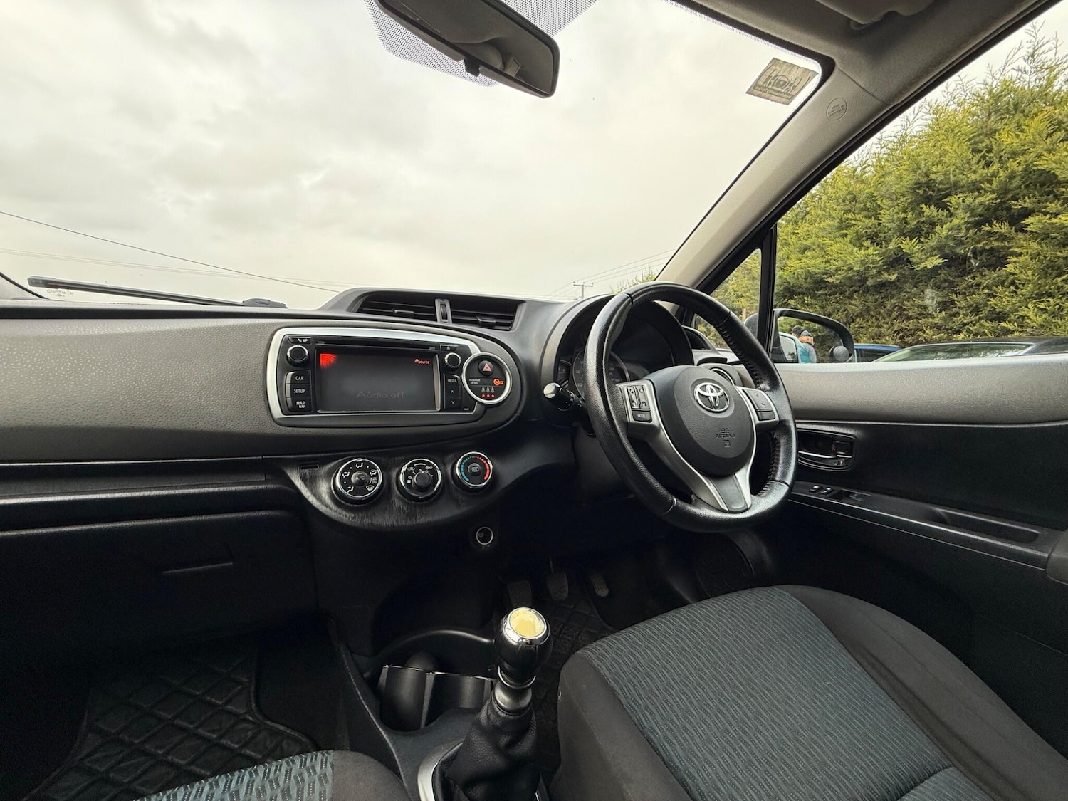 Used Toyota Yaris 2012 for sale - 77291551: Photo 22