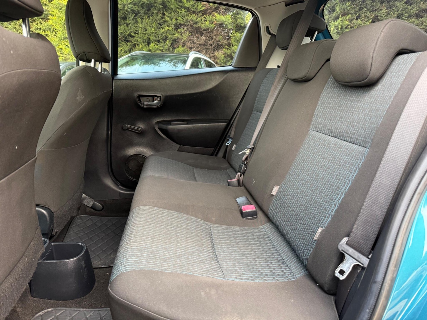 Used Toyota Yaris 2012 for sale - 77291551: Photo 4