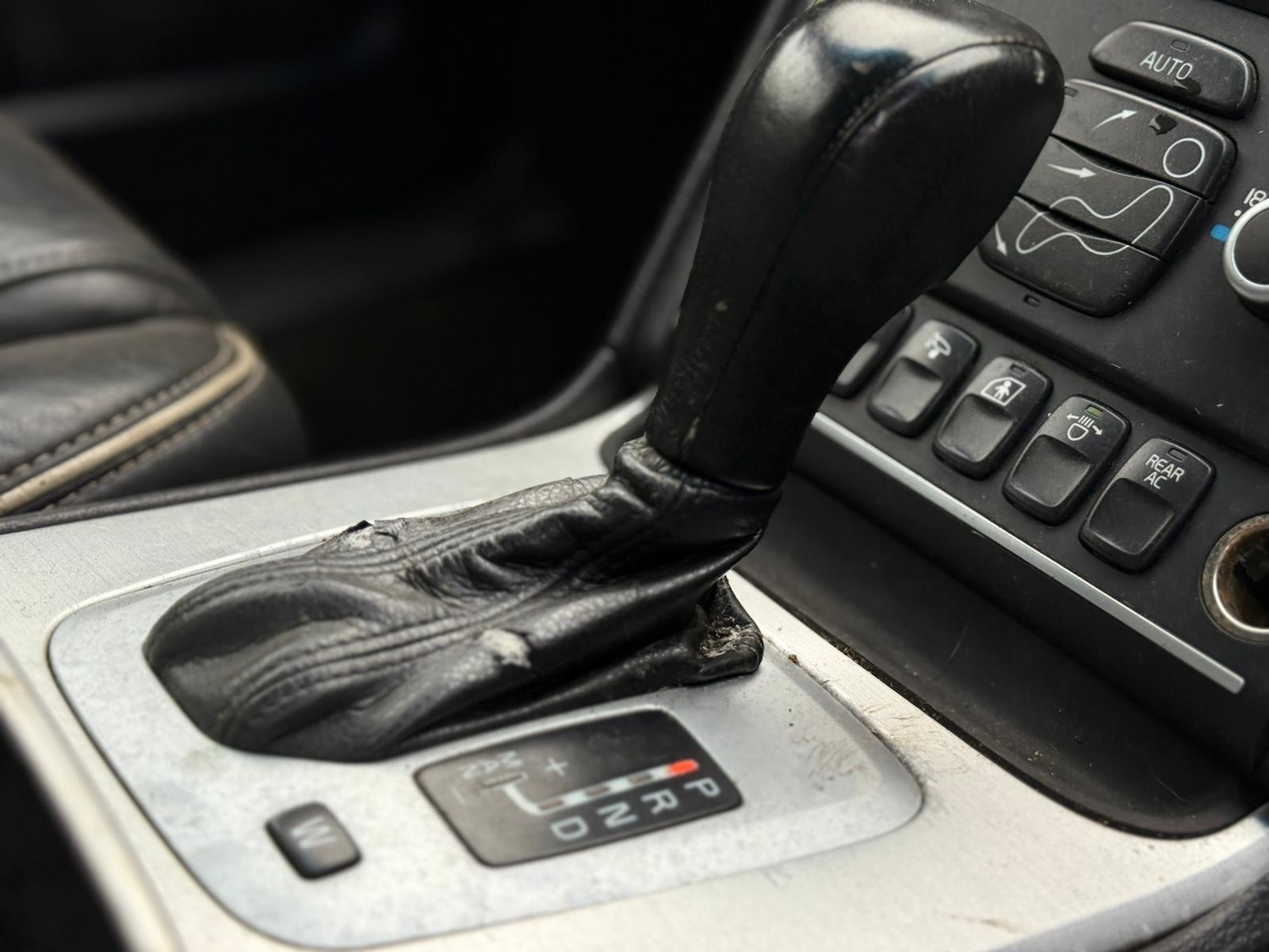 Used Volvo XC90 2011 for sale - 77271352: Photo 4