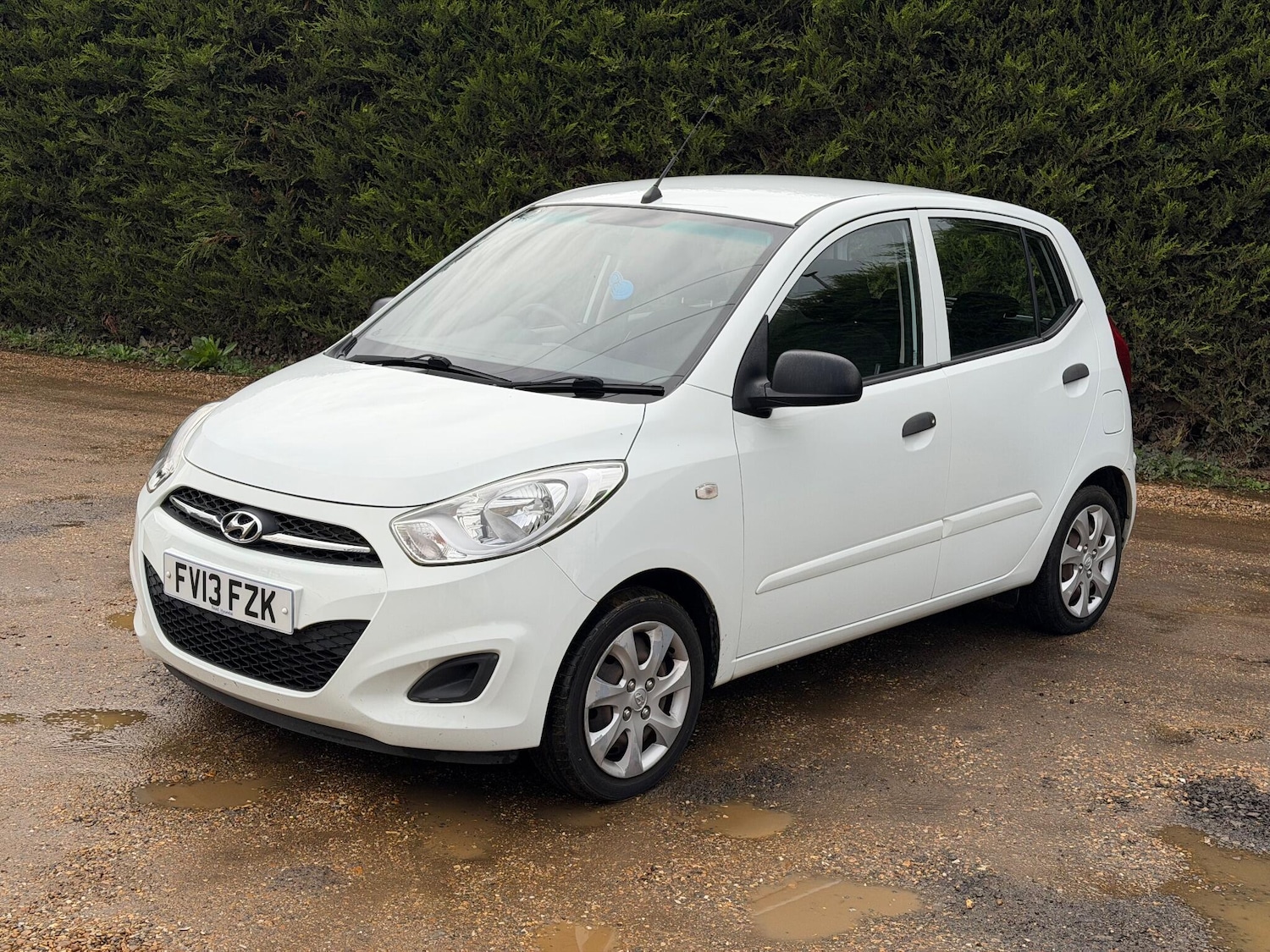 Used Hyundai i10 2013 for sale - 76990654: Photo 2