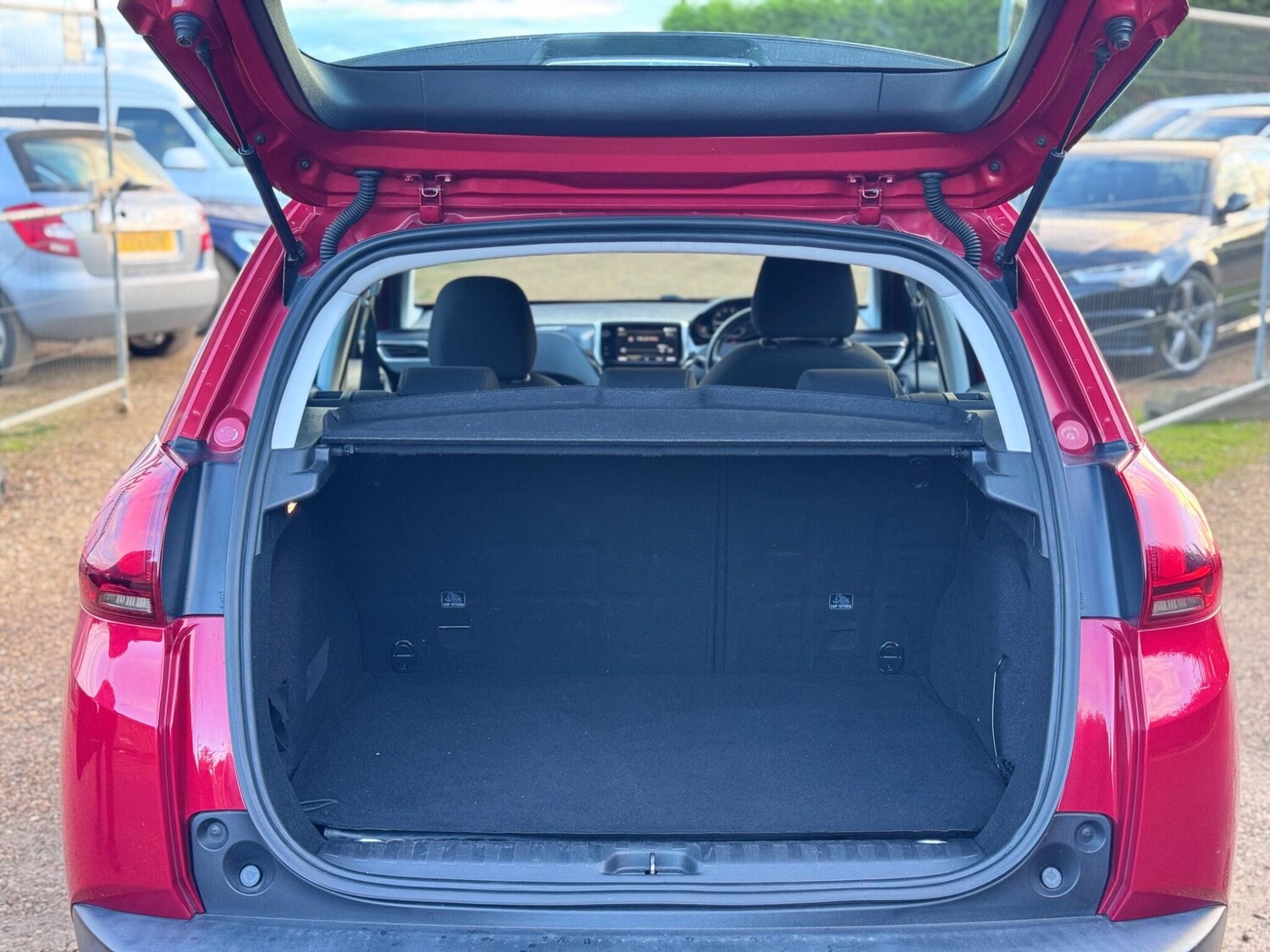 Used Peugeot 2008 2017 for sale - 76337105: Photo 16