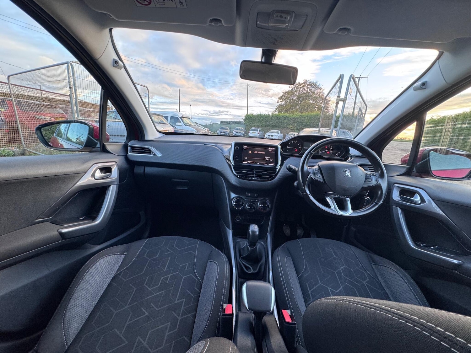 Used Peugeot 2008 2017 for sale - 76337105: Photo 19