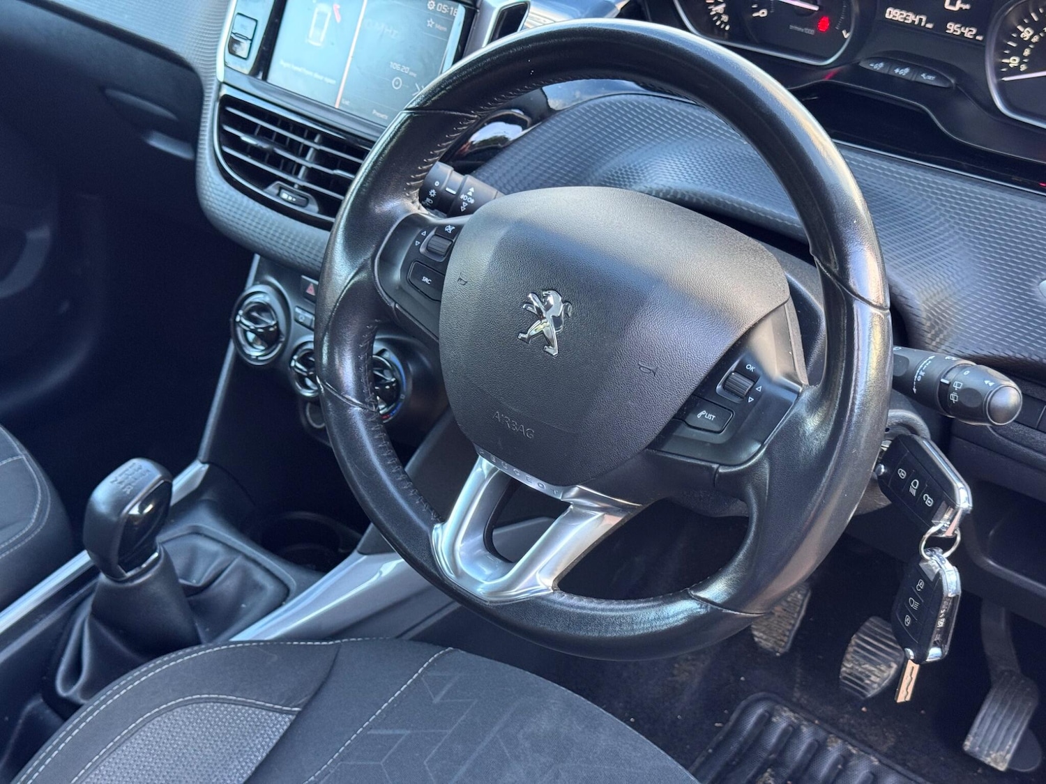 Used Peugeot 2008 2017 for sale - 76337105: Photo 23