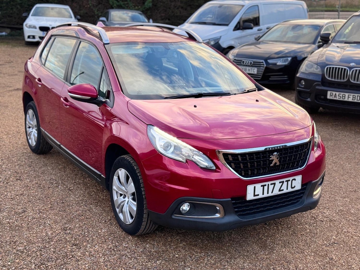 Used Peugeot 2008 2017 for sale - 76337105: Photo 8