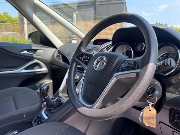 Used Vauxhall Zafira Tourer 2015 for sale - 75001531: Photo 24