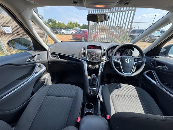 Used Vauxhall Zafira Tourer 2015 for sale - 75001531: Photo 3