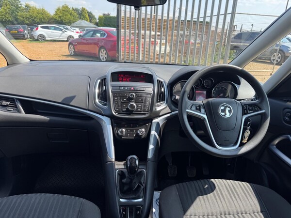 Used Vauxhall Zafira Tourer 2015 for sale - 75001531: Photo 4