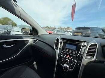 Used Hyundai i30 2014 for sale - 79471776: Photo
