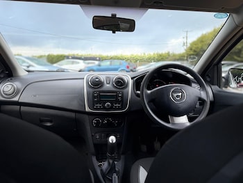 Used Dacia Sandero Stepway 2014 for sale - 77396305: Photo