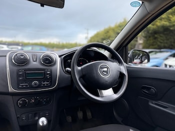 Used Dacia Sandero Stepway 2014 for sale - 77396305: Photo