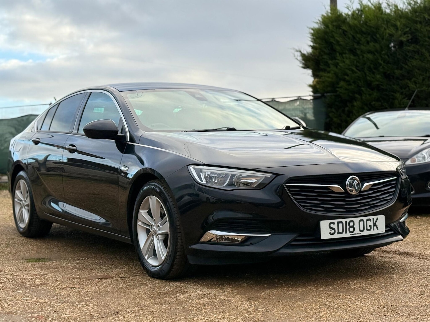 Used Vauxhall Insignia 2018 for sale - 76742846: Photo 1