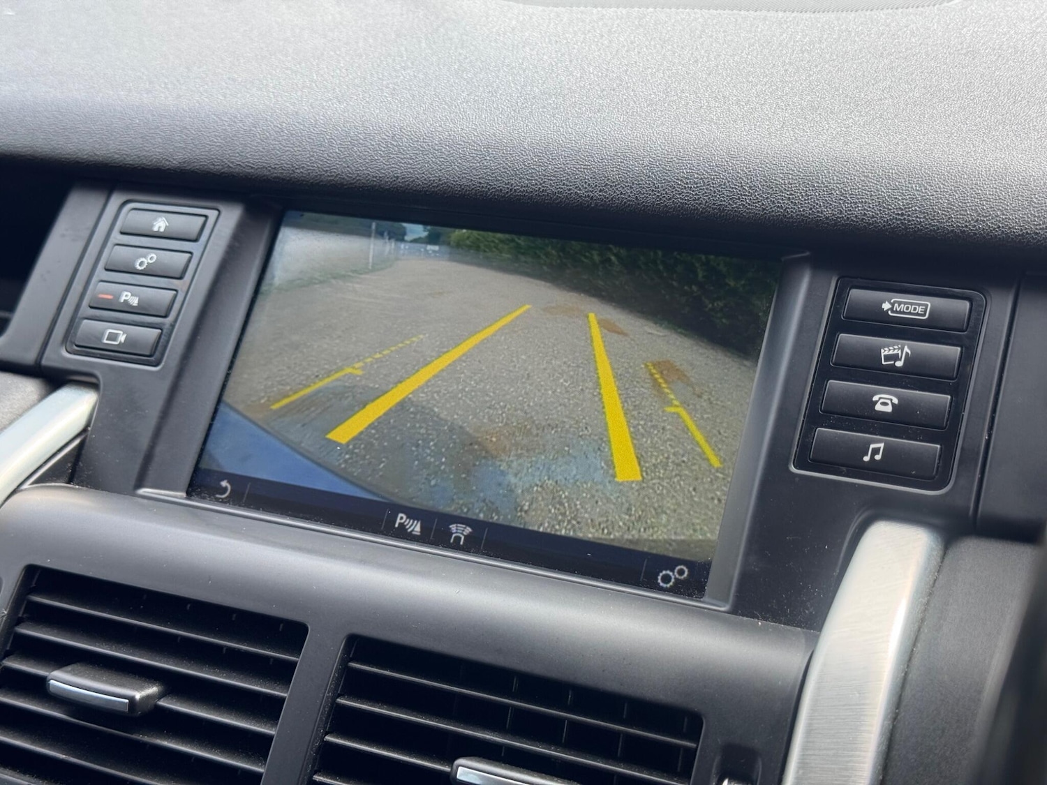 Used Land Rover Discovery Sport 2017 for sale - 77271359: Photo 14