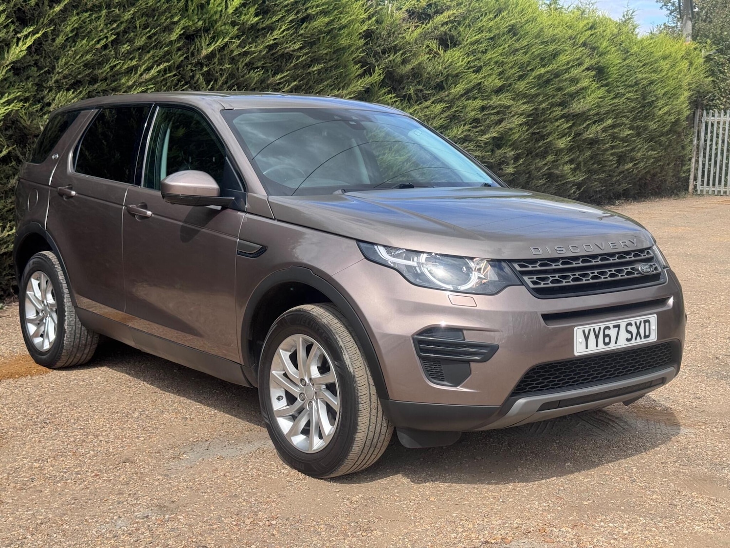 Used Land Rover Discovery Sport 2017 for sale - 77271359: Photo 2