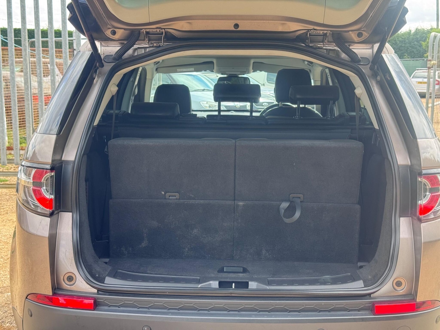 Used Land Rover Discovery Sport 2017 for sale - 77271359: Photo 27