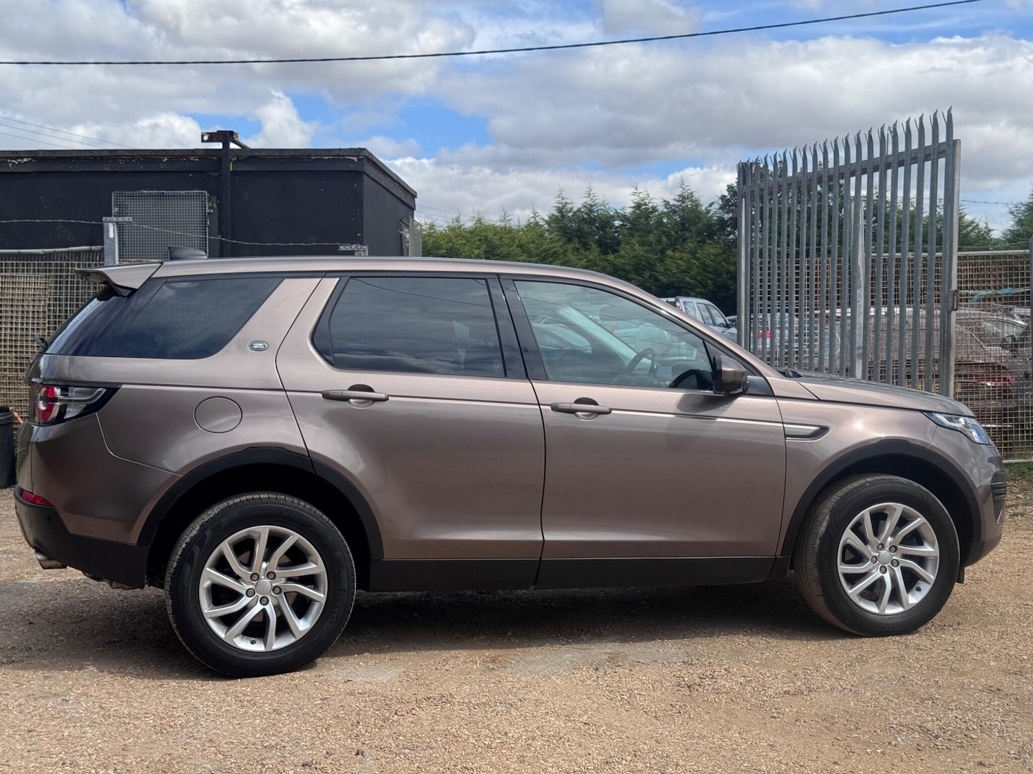 Used Land Rover Discovery Sport 2017 for sale - 77271359: Photo 35