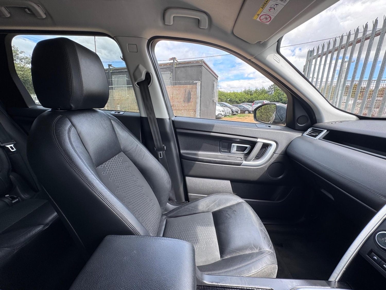 Used Land Rover Discovery Sport 2017 for sale - 77271359: Photo 42