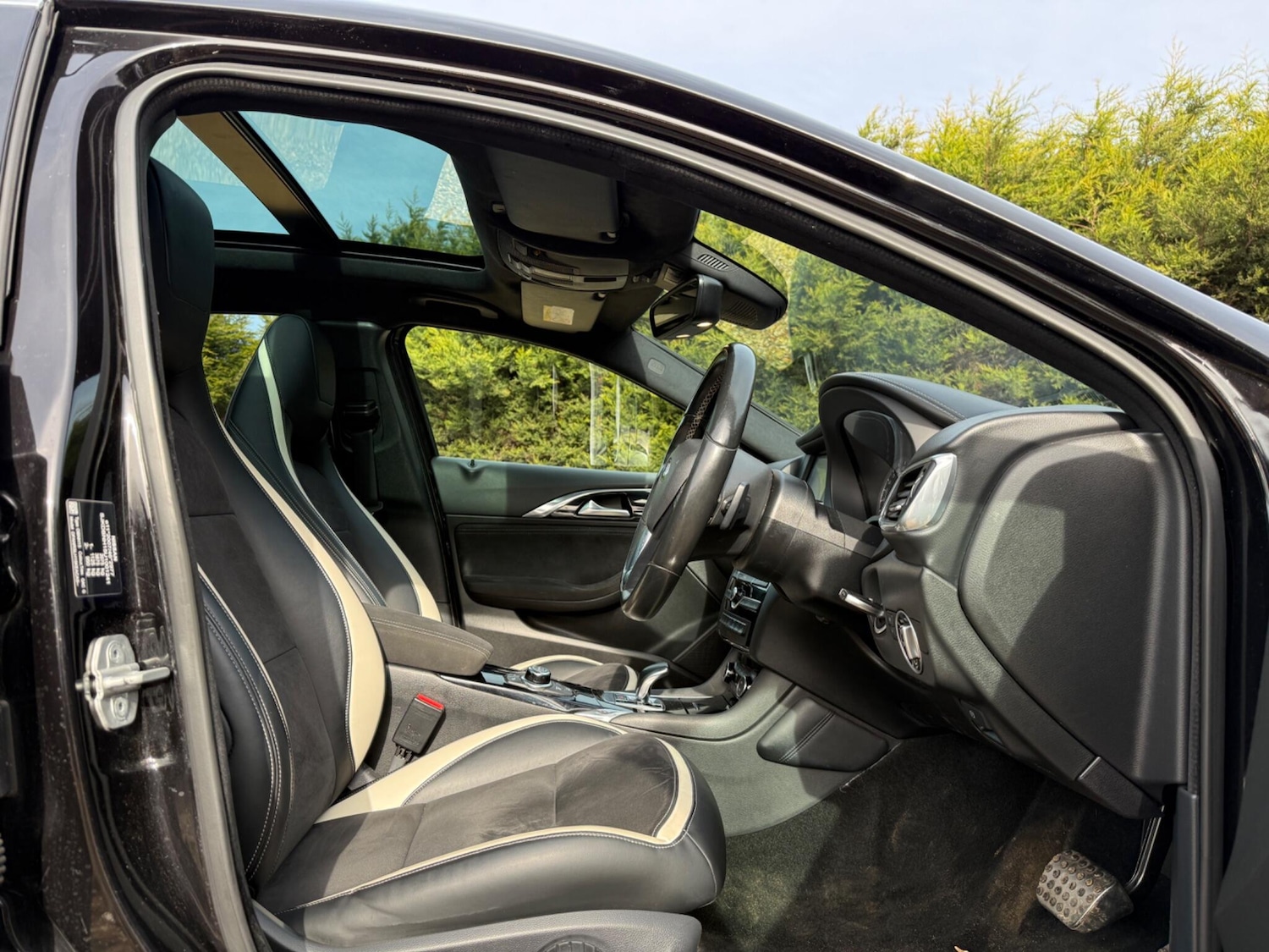 Used Infiniti Q30 2017 for sale - 77637439: Photo 22