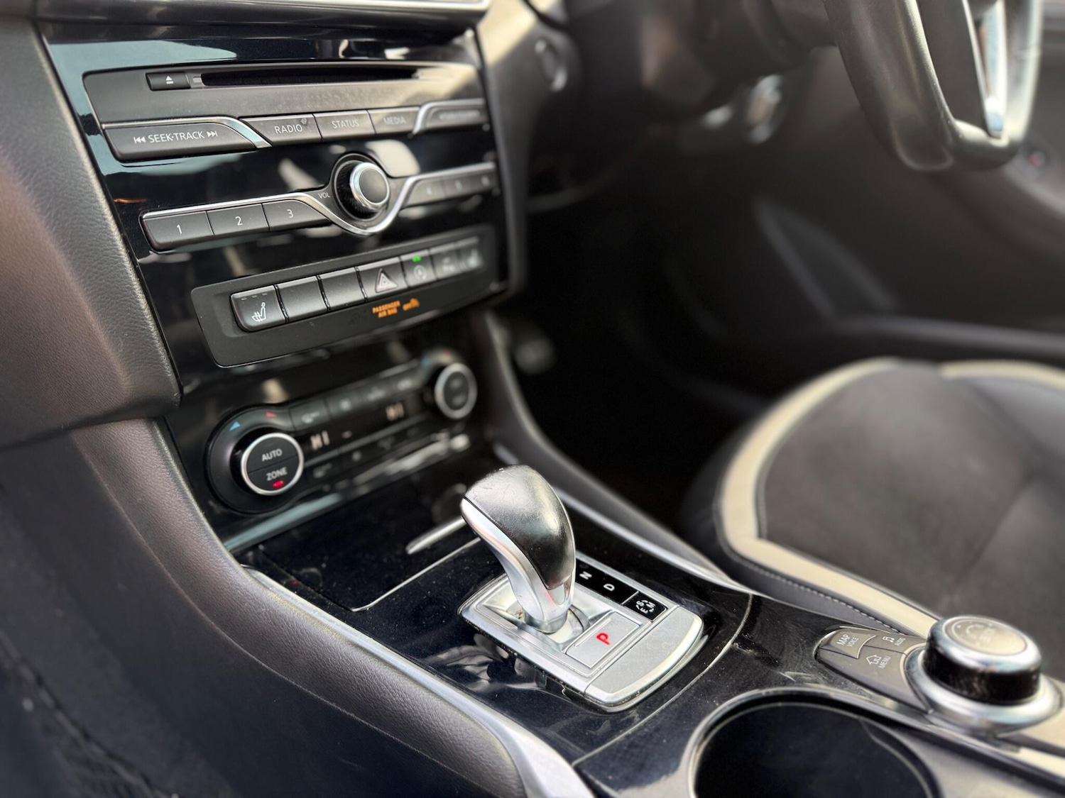 Used Infiniti Q30 2017 for sale - 77637439: Photo 30