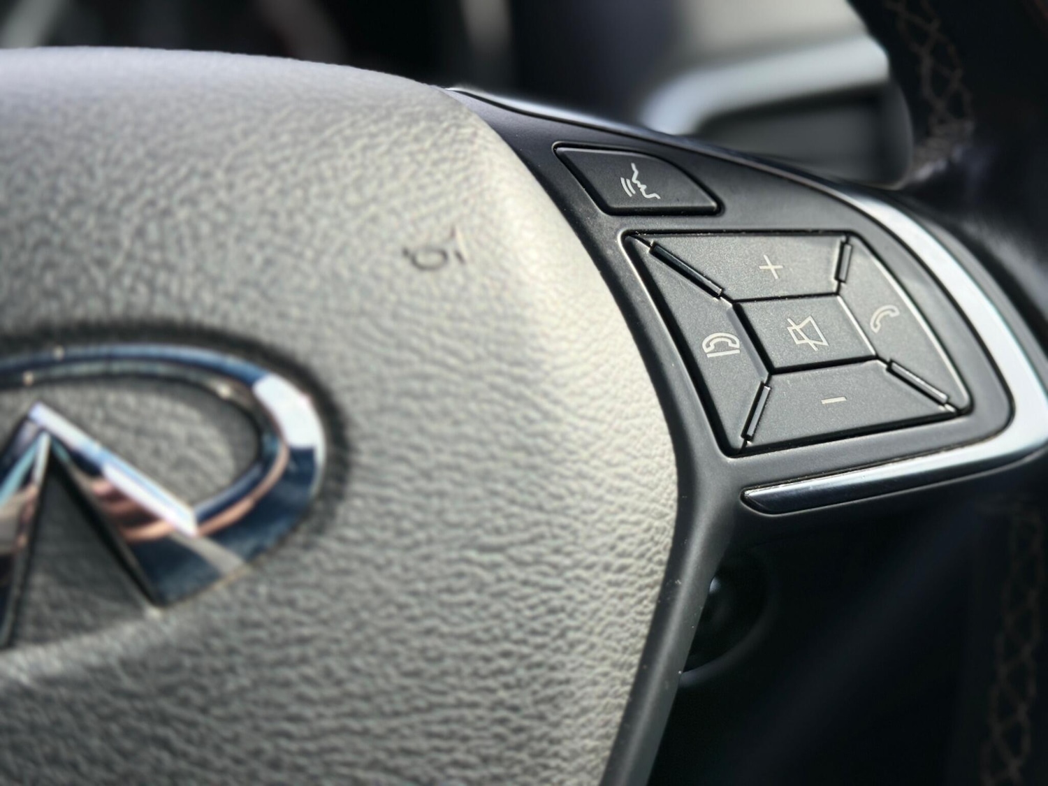 Used Infiniti Q30 2017 for sale - 77637439: Photo 34