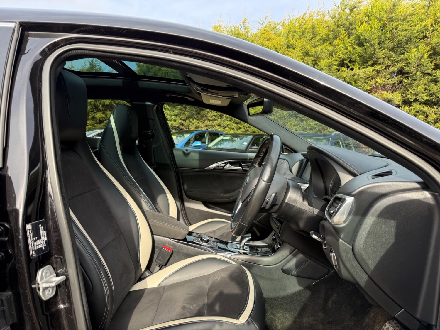 Used Infiniti Q30 2017 for sale - 77637439: Photo 45