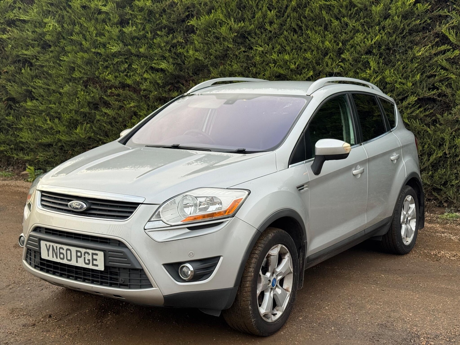 Used Ford Kuga 2010 for sale - 76644939: Photo 2
