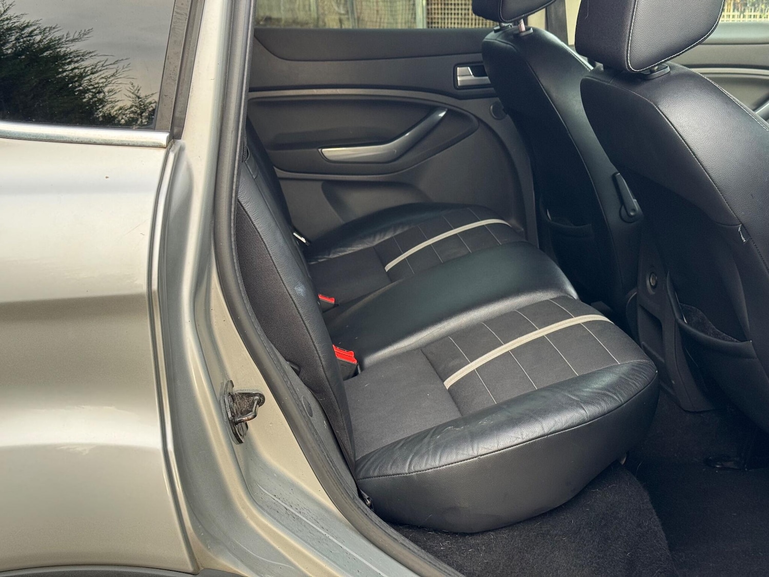 Used Ford Kuga 2010 for sale - 76644939: Photo 24