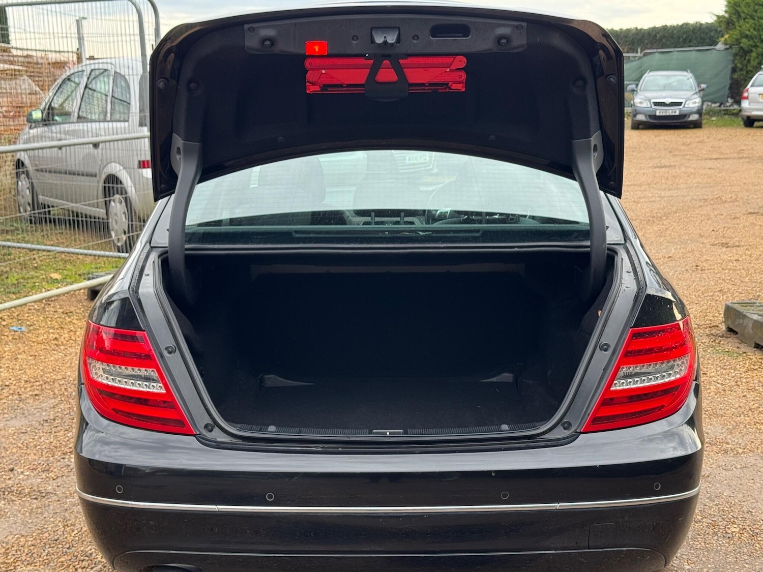 Used Mercedes-Benz C Class 2011 for sale - 76597486: Photo 17