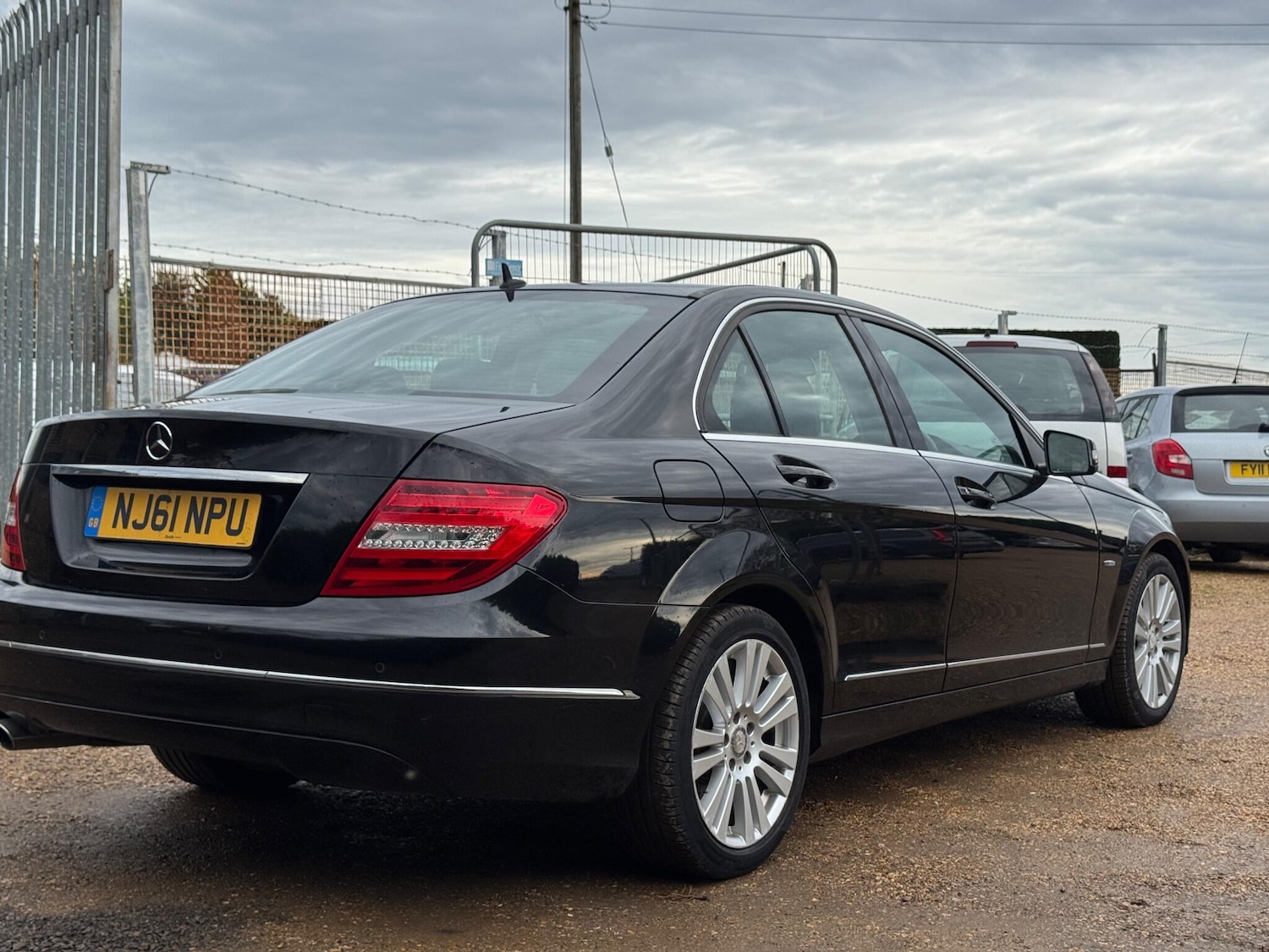 Used Mercedes-Benz C Class 2011 for sale - 76597486: Photo 4