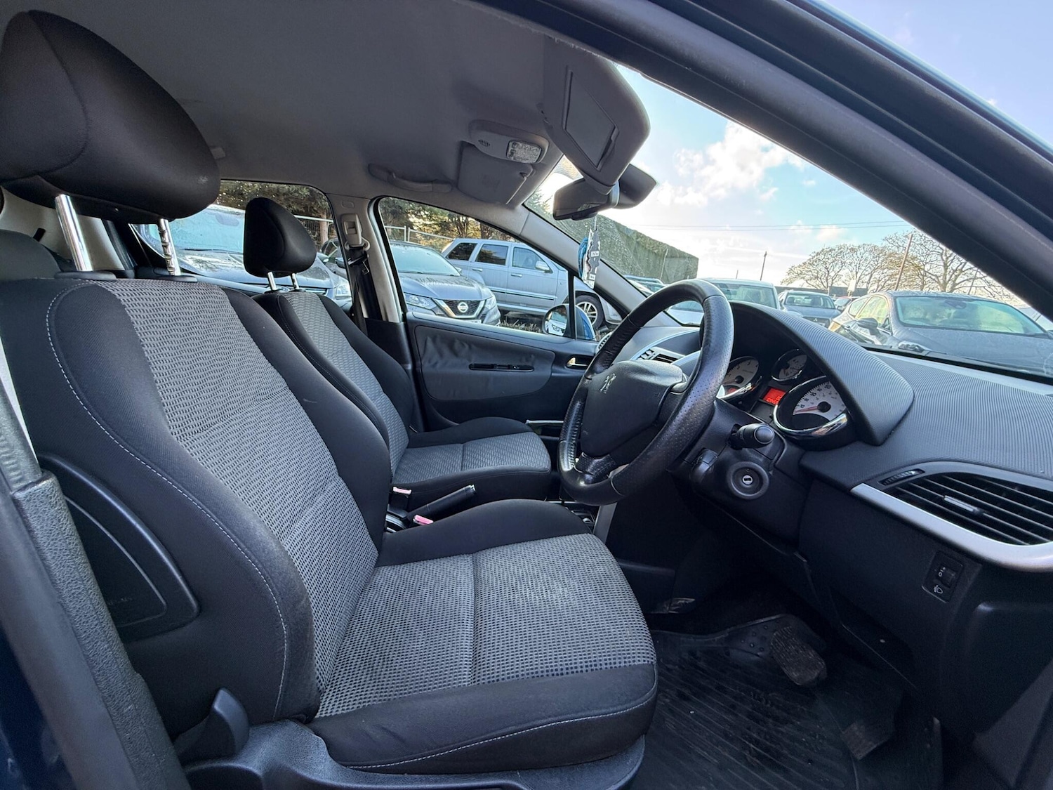 Used Peugeot 207 2010 for sale - 77290896: Photo 10